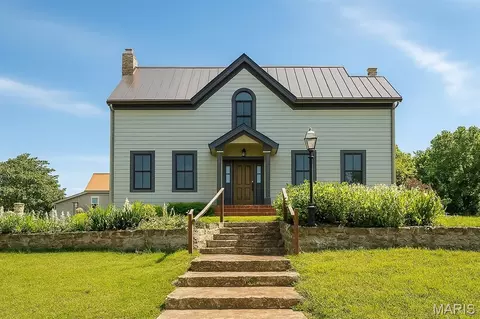4241 Alt Rd, Pacific, MO 63069
