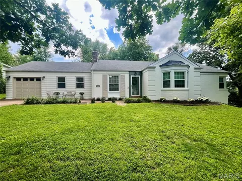 9400 Tilles Dr, Brentwood, MO 63144