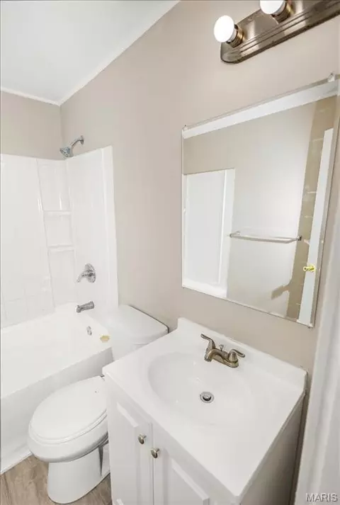 Bath - 7461 Castro Dr, Ferguson, MO 63135 photo 1 of 1