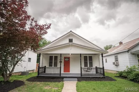 694 Market St, Sainte Genevieve, MO 63670