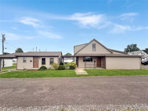 114 Park Ave, Dupo, IL 62239
