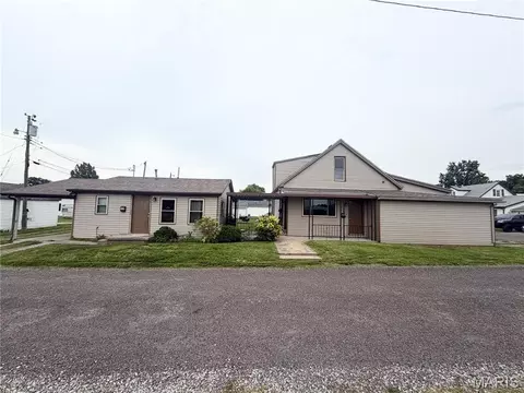 114 Park Ave, Dupo, IL 62239