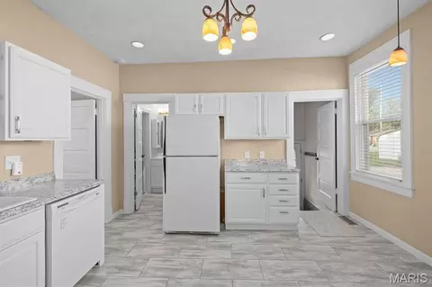 Entry Way - 418 E Adams St, O'fallon, IL 62269 photo 1 of 1