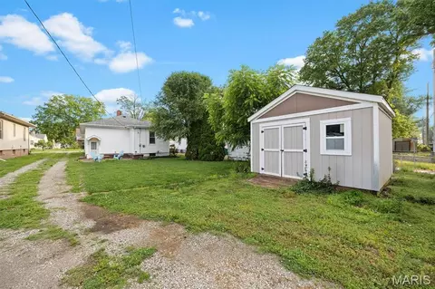 Exterior - 418 E Adams St, O'fallon, IL 62269 photo 4 of 7