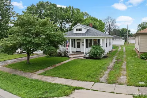 Exterior - 418 E Adams St, O'fallon, IL 62269 photo 6 of 7