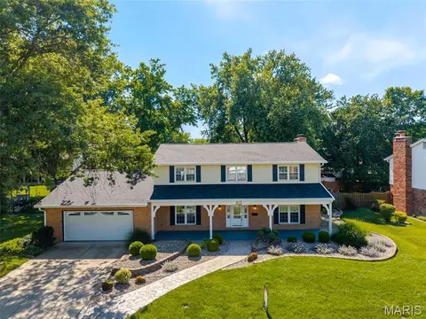 813 Meadowlark Dr, O'fallon, IL 62269