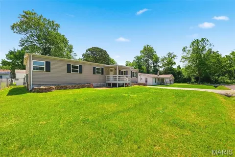 Exterior - 156 Hogan Ave, Pacific, MO 63069 photo 4 of 13