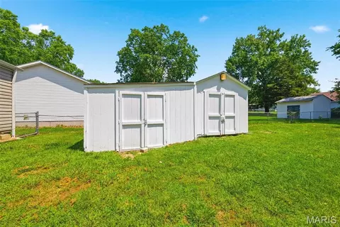 Exterior - 156 Hogan Ave, Pacific, MO 63069 photo 8 of 13