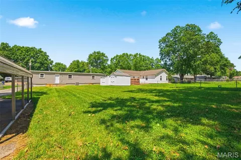 Exterior - 156 Hogan Ave, Pacific, MO 63069 photo 11 of 13