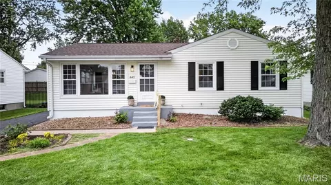 440 S Jefferson St, Florissant, MO 63031