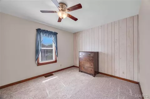Bedroom - 428 W 9th St, Hermann, MO 65041 photo 3 of 7