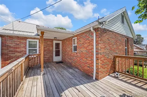 Exterior - 428 W 9th St, Hermann, MO 65041 photo 5 of 9