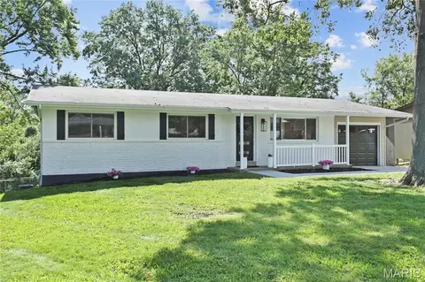 9606 Castanet Ct, Crestwood, MO 63126