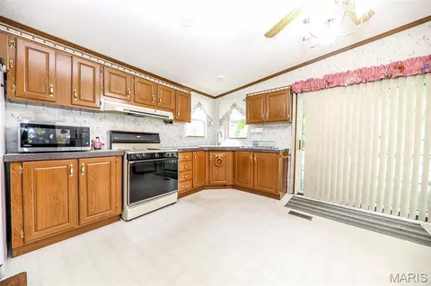 1802 Crestview Dr, O'fallon, IL 62269 photo 3