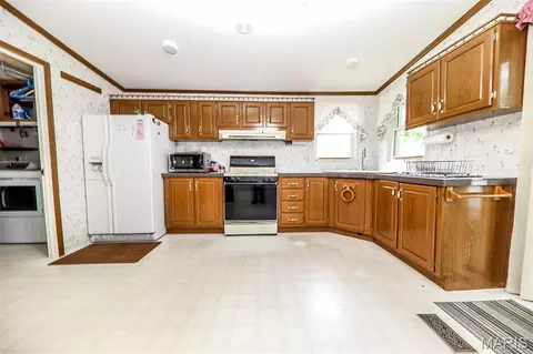 1802 Crestview Dr, O'fallon, IL 62269 photo 2