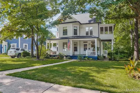39 Marshall Pl, Webster Groves, MO 63119
