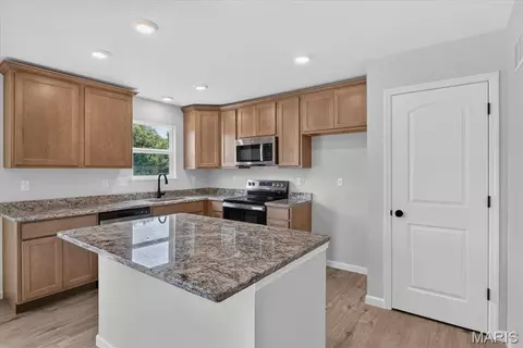 Kitchen - 507 Mountain Dr, Wright City, MO 63390 photo 1 of 2