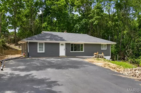 5511 Wilborn Dr, Saint Louis, MO 63136