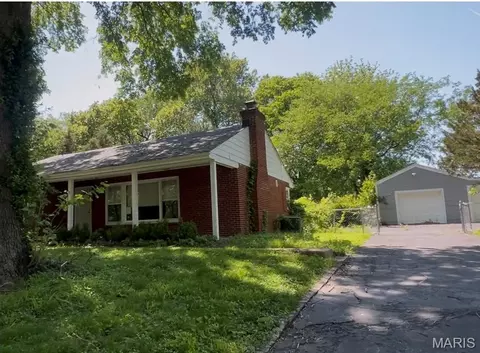 377 N Schlueter Ave, Saint Louis, MO 63135