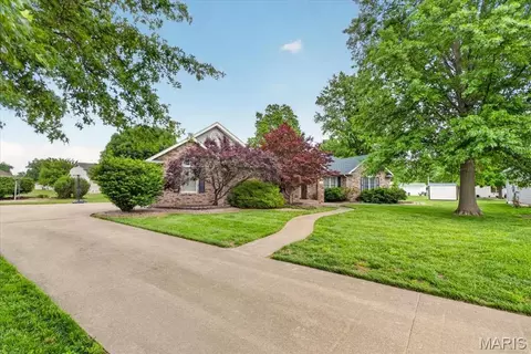 306 Marty Graten Ct, Hamel, IL 62046