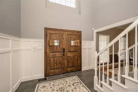 Entry Way - 831 Legends View Dr, Eureka, MO 63025 photo 2 of 5
