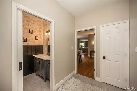 Entry Way - 831 Legends View Dr, Eureka, MO 63025 photo 3 of 5