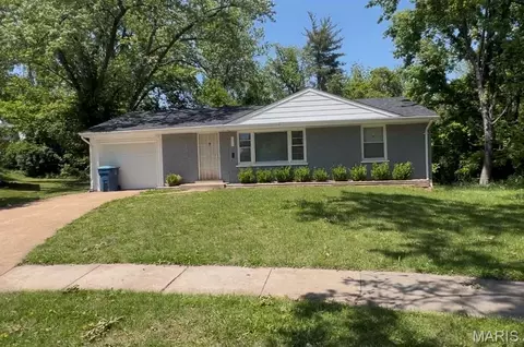 101 Florwood Ct, Saint Louis, MO 63135