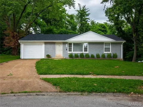 101 Florwood Ct, Saint Louis, MO 63135