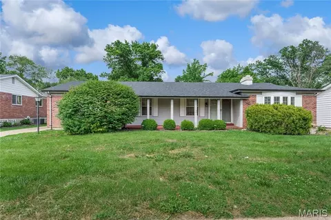 1542 Langholm Dr, Florissant, MO 63031