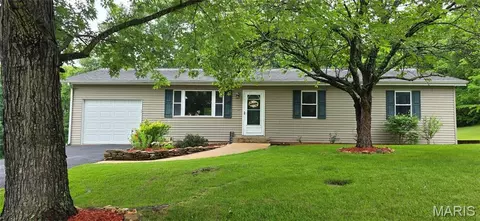 1 Kathryn Dr, Saint James, MO 65559