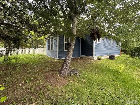 28 Indian Hills Dr, Cuba, MO 65453