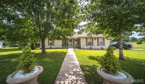 501 Andrews Ave, Dixon, MO 65459