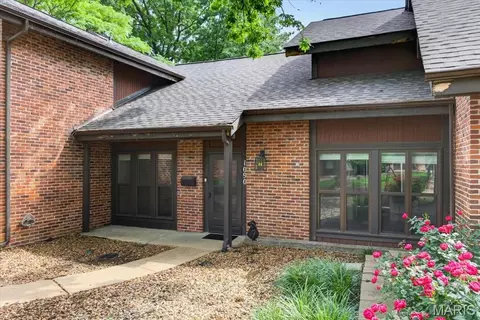 1090 Humber Cir, Saint Louis, MO 63129