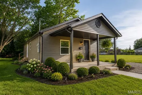 460 Curry St, Lebanon, MO 65536