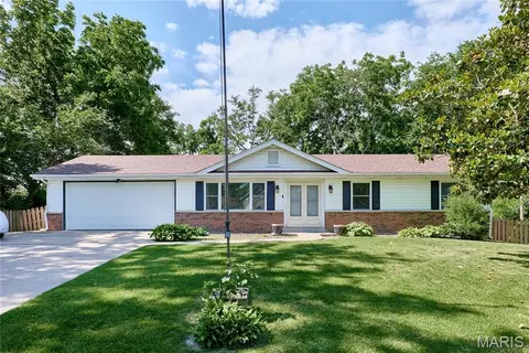 32 Bartley St, St. Peters, MO 63376