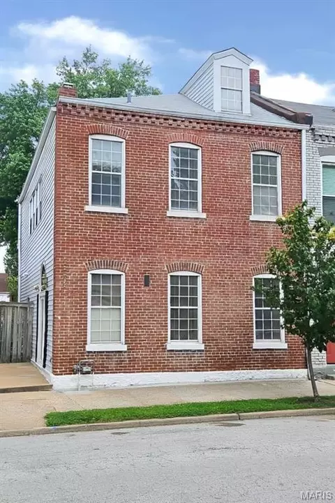 2859 Mcnair Ave, Saint Louis, MO 63118