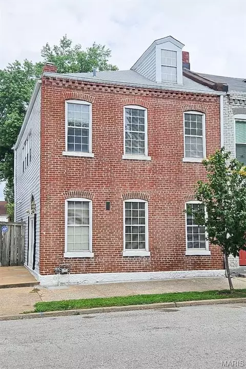 2859 Mcnair Ave, Saint Louis, MO 63118