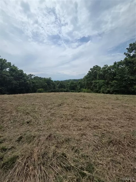 2251 Plummer Hill Rd, Hardin, IL 62047