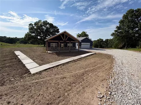 11490 Highway 24, Madison, MO 65263