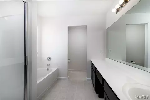 Bath - 413 Spring Trce, O'fallon, MO 63368 photo 2 of 4