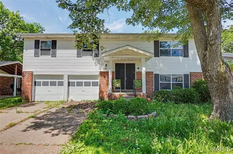 2337 Millvalley Dr, Florissant, MO 63031