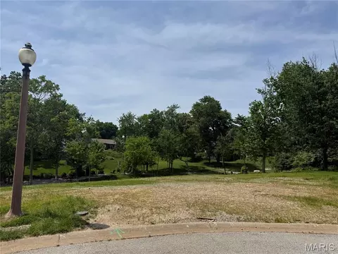 3 Summit Sta, Saint Charles, MO 63303