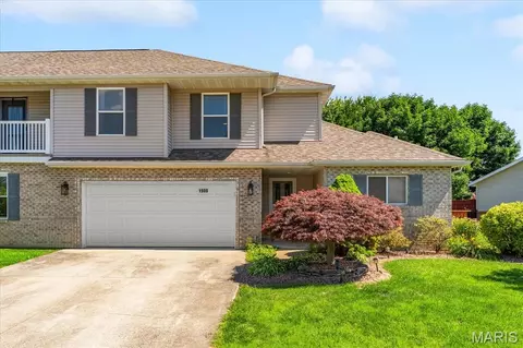 1908 Galway Dr, Belleville, IL 62221