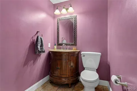 Bath - 5522 Bourbeuse Cmn #4, Weldon Spring, MO 63304 photo 4 of 5