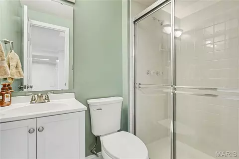 Bath - 5522 Bourbeuse Cmn #4, Weldon Spring, MO 63304 photo 5 of 5