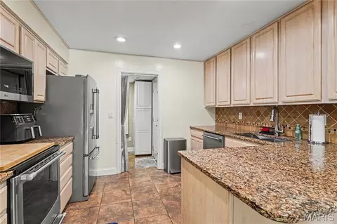 Kitchen - 5522 Bourbeuse Cmn #4, Weldon Spring, MO 63304 photo 1 of 2