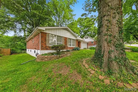 Exterior - 1219 Hobson Dr, Ferguson, MO 63135 photo 5 of 12