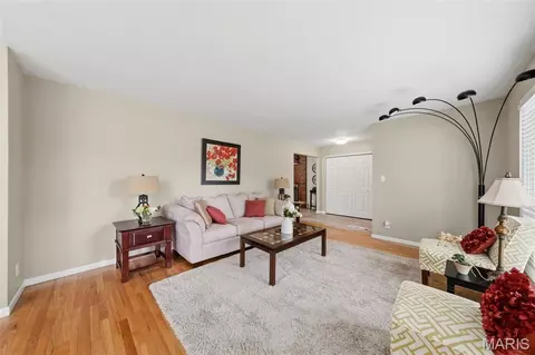 Living - 1219 Hobson Dr, Ferguson, MO 63135 photo 2 of 5
