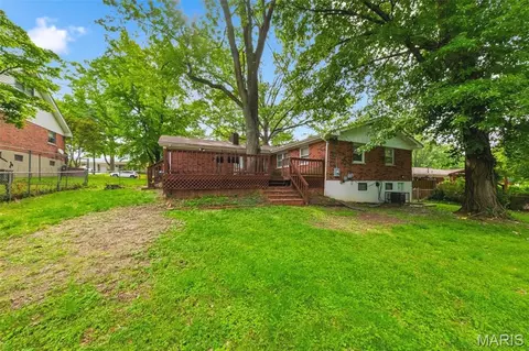 Exterior - 1219 Hobson Dr, Ferguson, MO 63135 photo 9 of 12