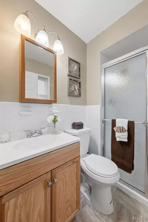 Bath - 1219 Hobson Dr, Ferguson, MO 63135 photo 1 of 2